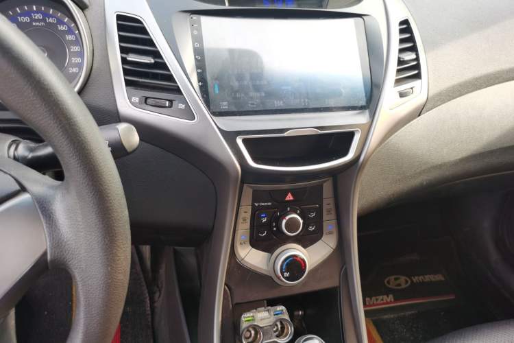 Used Hyundai Elantra (5th Generation / Langdong) 2016 1.6L Automatic Smart Version Audio And AC Panel