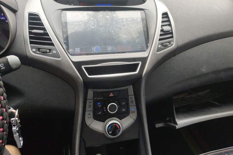 Used Hyundai Elantra (5th Generation / Langdong) 2016 1.6L Automatic Smart Version Audio And AC Panel