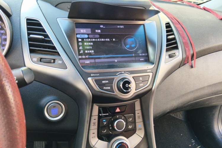 Used Hyundai Elantra (5th Generation / Langdong) 2016 1.6L Automatic Prestige Model Audio And AC Panel