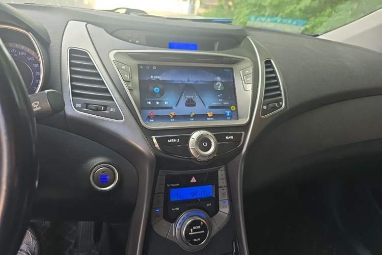 Used Hyundai Elantra (5th Generation / Langdong) 2016 1.6L Automatic Prestige Model Audio And AC Panel