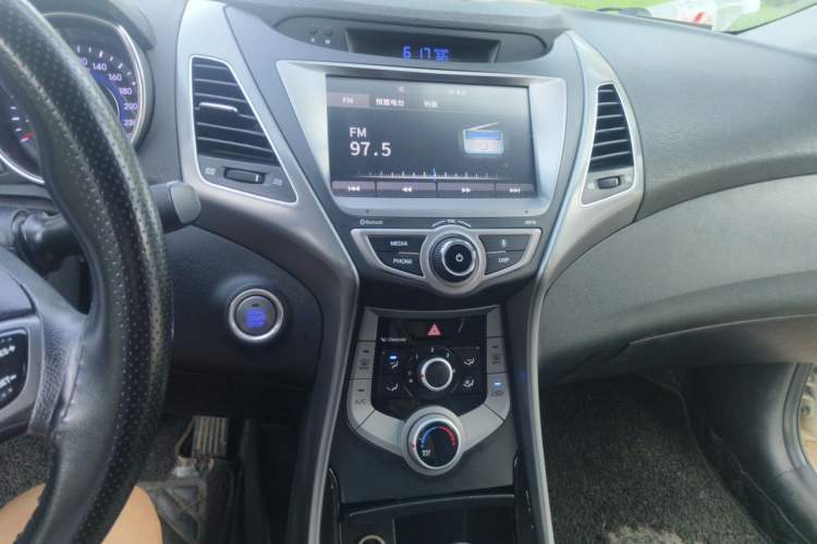 Used Hyundai Elantra (5th Generation / Langdong) 2016 1.6L Automatic Prestige Model Audio And AC Panel