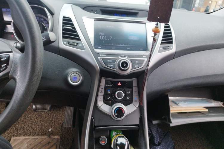 Used Hyundai Elantra (5th Generation / Langdong) 2016 1.6L Automatic Prestige Model Audio And AC Panel