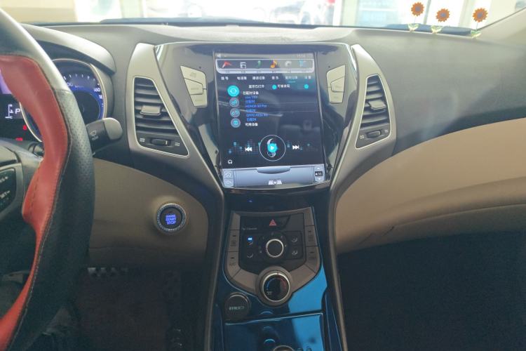 Used Hyundai Elantra (5th Generation / Langdong) 2016 1.6L Automatic Prestige Model Audio And AC Panel