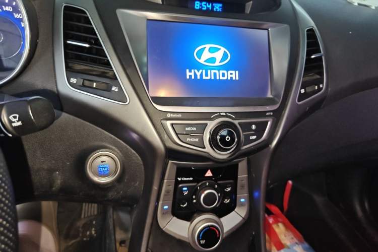 Used Hyundai Elantra (5th Generation / Langdong) 2016 1.6L Automatic Prestige Model Audio And AC Panel