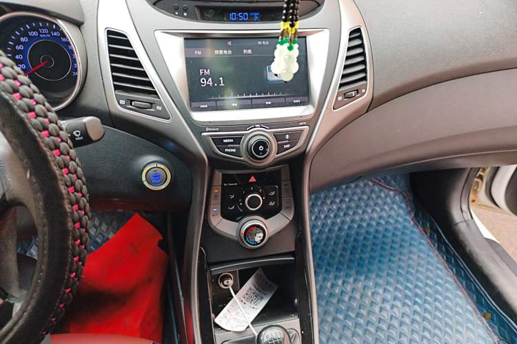 Used Hyundai Elantra (5th Generation / Langdong) 2016 1.6L Manual Luxury Model Audio And AC Panel