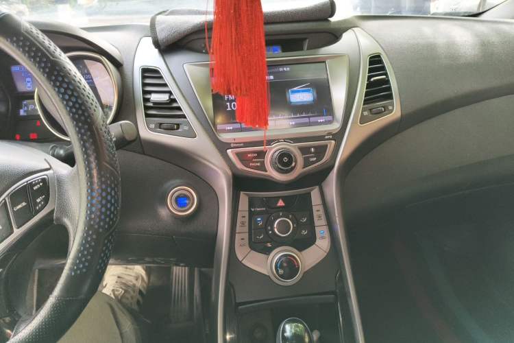 Used Hyundai Elantra (5th Generation / Langdong) 2016 1.6L Automatic Prestige Model Audio And AC Panel