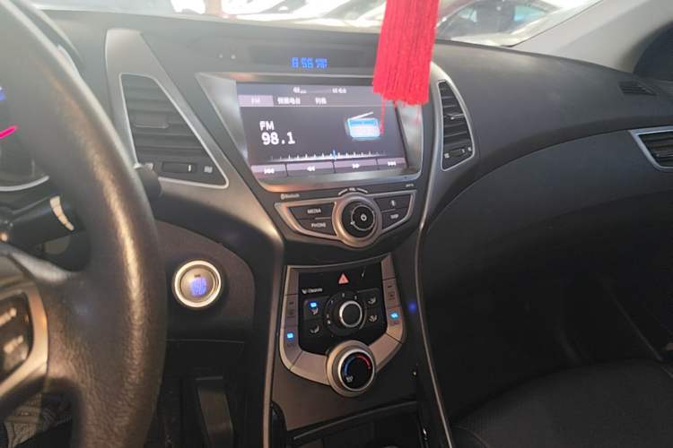 Used Hyundai Elantra (5th Generation / Langdong) 2016 1.6L Automatic Prestige Model Audio And AC Panel
