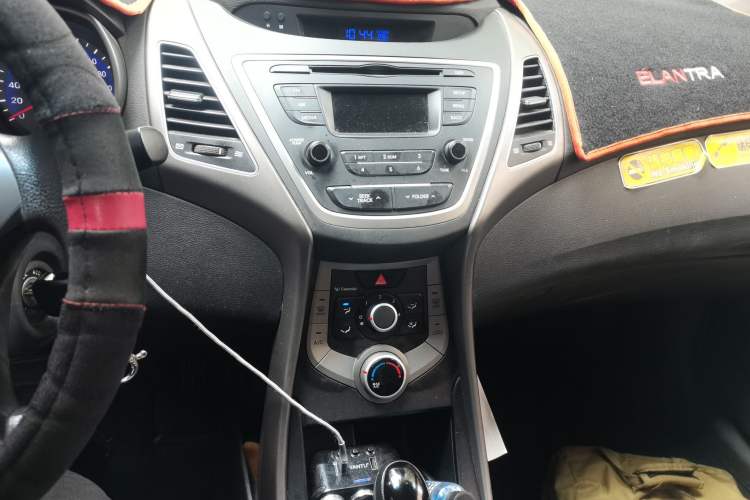 Used Hyundai Elantra (5th Generation / Langdong) 2016 1.6L Automatic Smart Version Audio And AC Panel