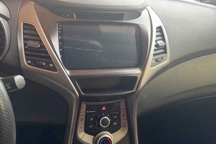 Used Hyundai Elantra (5th Generation / Langdong) 2016 1.6L Automatic Smart Version Audio And AC Panel