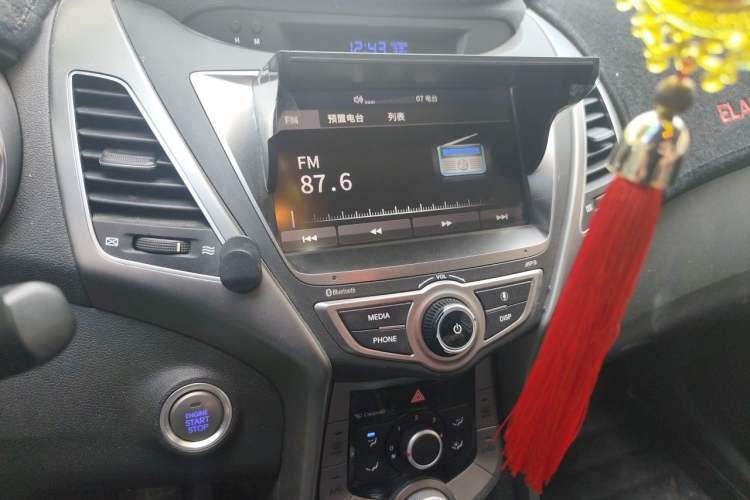 Used Hyundai Elantra (5th Generation / Langdong) 2016 1.6L Automatic Prestige Model Audio And AC Panel