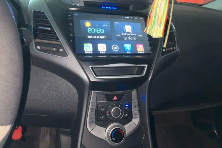 Used Hyundai Elantra (5th Generation / Langdong) 2016 1.6L Automatic Smart Version Audio And AC Panel