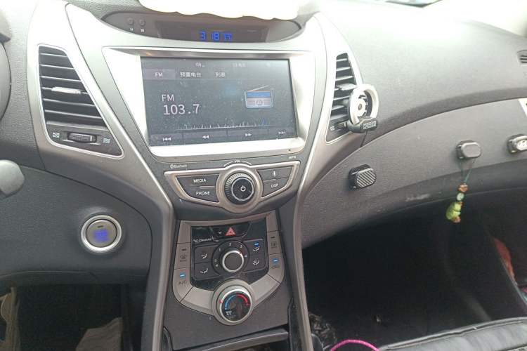 Used Hyundai Elantra (5th Generation / Langdong) 2016 1.6L Automatic Prestige Model Audio And AC Panel