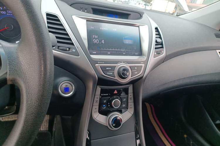 Used Hyundai Elantra (5th Generation / Langdong) 2016 1.6L Automatic Prestige Model Audio And AC Panel