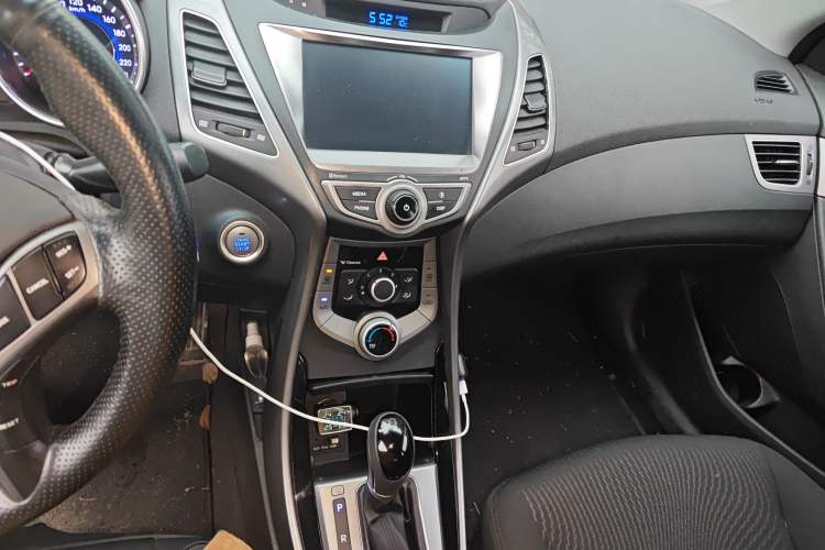 Used Hyundai Elantra (5th Generation / Langdong) 2016 1.6L Automatic Prestige Model Audio And AC Panel