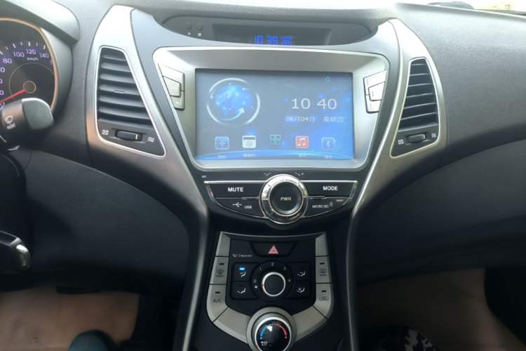 Used Hyundai Elantra (5th Generation / Langdong) 2016 1.6L Automatic Smart Version Audio And AC Panel