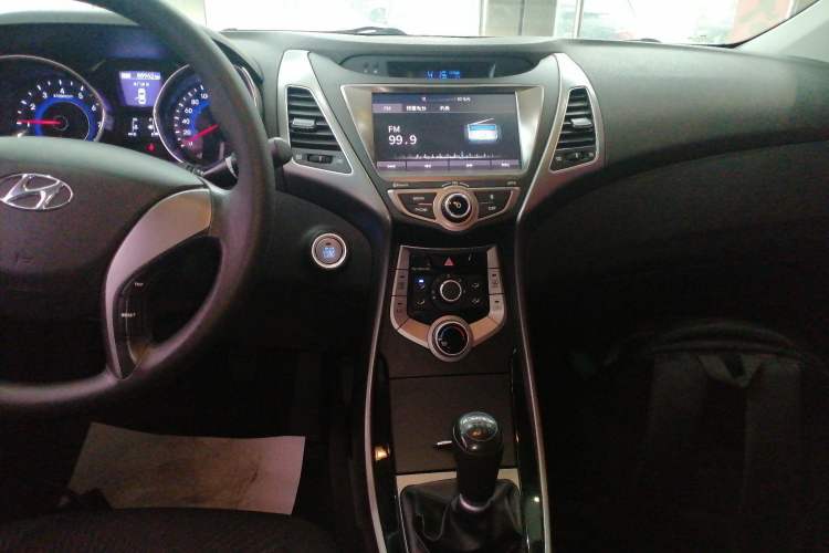 Used Hyundai Elantra (5th Generation / Langdong) 2016 1.6L Manual Luxury Model Audio And AC Panel