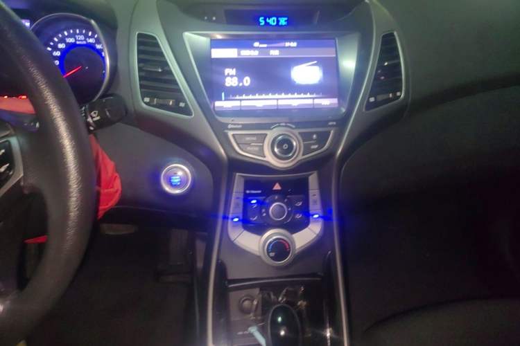 Used Hyundai Elantra (5th Generation / Langdong) 2016 1.6L Automatic Prestige Model Audio And AC Panel