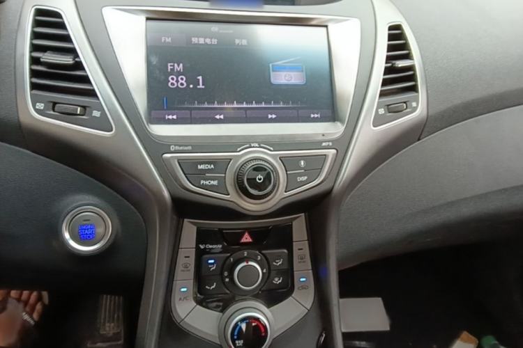 Used Hyundai Elantra (5th Generation / Langdong) 2016 1.6L Automatic Prestige Model Audio And AC Panel