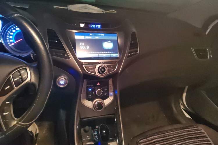 Used Hyundai Elantra (5th Generation / Langdong) 2016 1.6L Automatic Prestige Model Audio And AC Panel