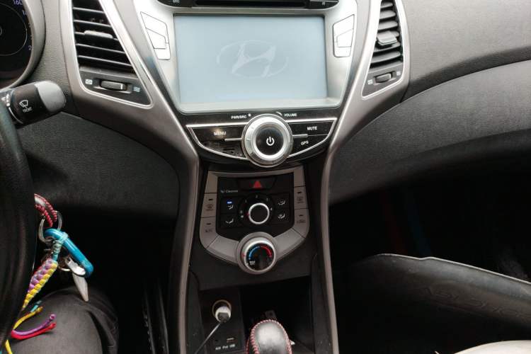 Used Hyundai Elantra (5th Generation / Langdong) 2016 1.6L Automatic Smart Version Audio And AC Panel