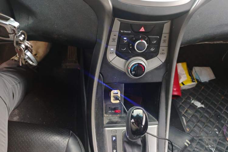 Used Hyundai Elantra (5th Generation / Langdong) 2016 1.6L Automatic Smart Version Audio And AC Panel