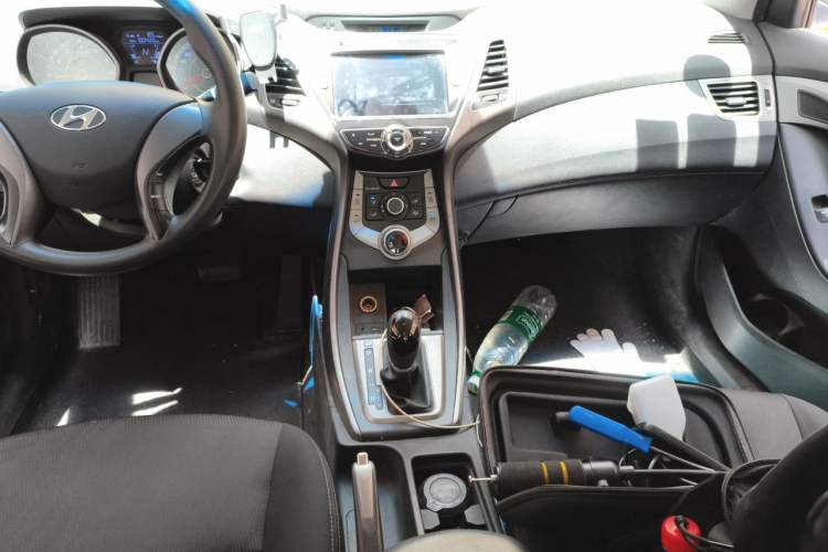 Used Hyundai Elantra (5th Generation / Langdong) 2016 1.6L Automatic Smart Version Audio And AC Panel