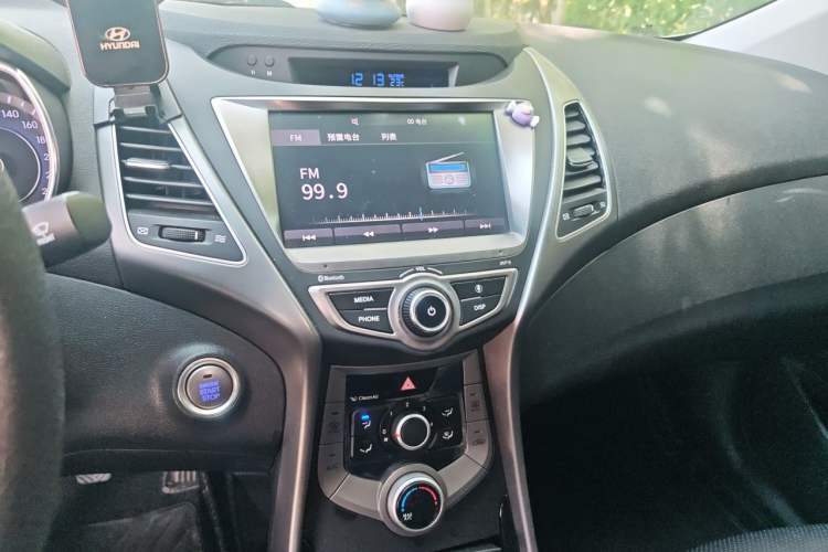 Used Hyundai Elantra (5th Generation / Langdong) 2016 1.6L Manual Luxury Model Audio And AC Panel