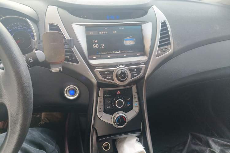 Used Hyundai Elantra (5th Generation / Langdong) 2016 1.6L Manual Luxury Model Audio And AC Panel