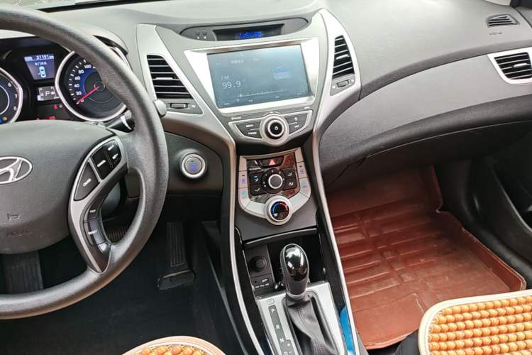 Used Hyundai Elantra (5th Generation / Langdong) 2016 1.6L Automatic Prestige Model Audio And AC Panel
