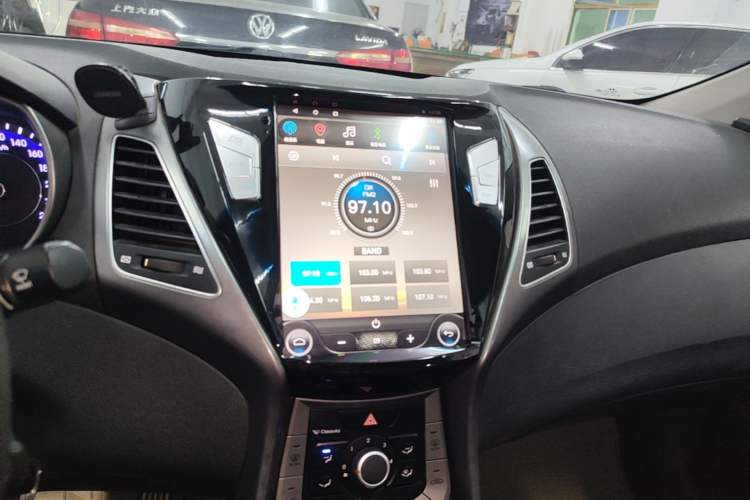 Used Hyundai Elantra (5th Generation / Langdong) 2016 1.6L Automatic Smart Version Audio And AC Panel