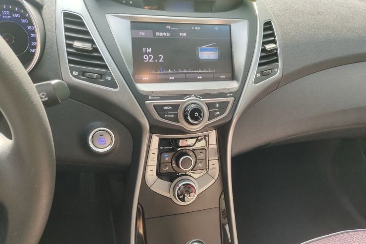 Used Hyundai Elantra (5th Generation / Langdong) 2016 1.6L Automatic Prestige Model Audio And AC Panel
