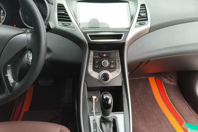 Used Hyundai Elantra (5th Generation / Langdong) 2016 1.6L Automatic Smart Version Audio And AC Panel