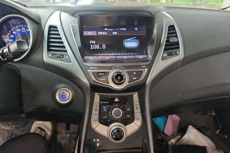 Used Hyundai Elantra (5th Generation / Langdong) 2016 1.6L Automatic Prestige Model Audio And AC Panel