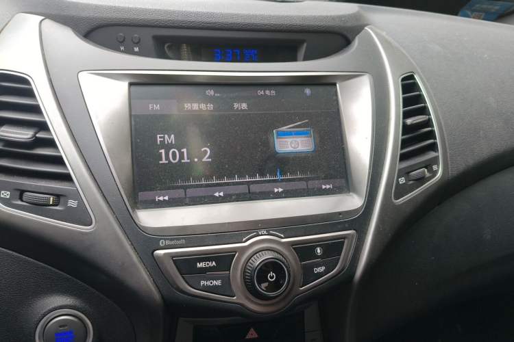 Used Hyundai Elantra (5th Generation / Langdong) 2016 1.6L Automatic Prestige Model Audio And AC Panel