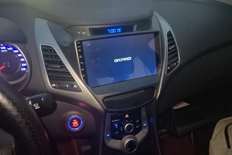Used Hyundai Elantra (5th Generation / Langdong) 2016 1.6L Automatic Smart Version Audio And AC Panel