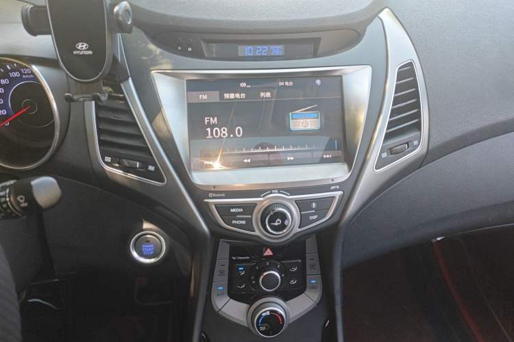 Used Hyundai Elantra (5th Generation / Langdong) 2016 1.6L Automatic Prestige Model Audio And AC Panel