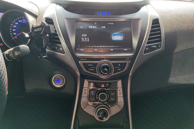 Used Hyundai Elantra (5th Generation / Langdong) 2016 1.6L Automatic Prestige Model Audio And AC Panel