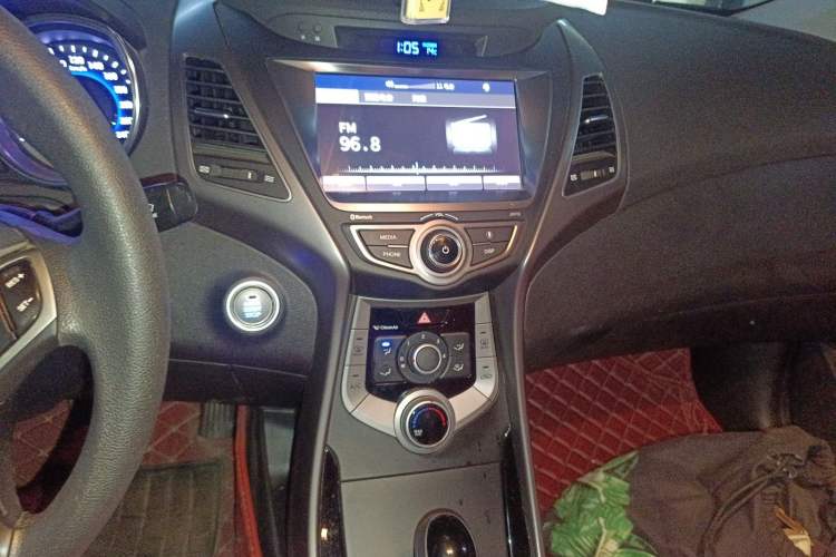 Used Hyundai Elantra (5th Generation / Langdong) 2016 1.6L Automatic Prestige Model Audio And AC Panel