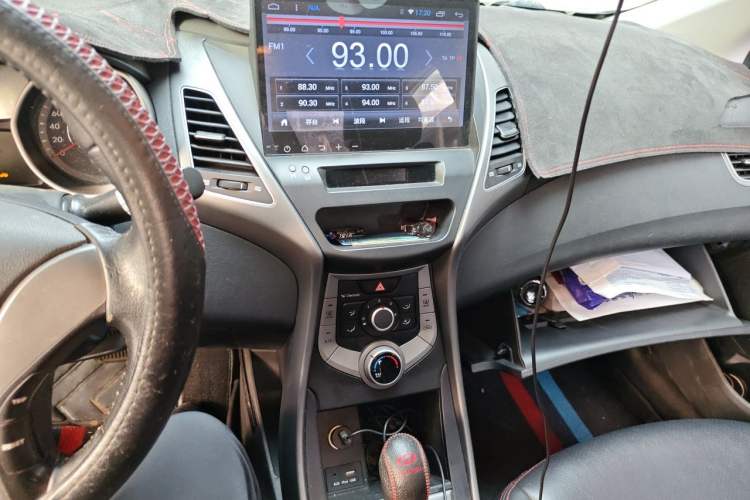 Used Hyundai Elantra (5th Generation / Langdong) 2016 1.6L Automatic Smart Version Audio And AC Panel