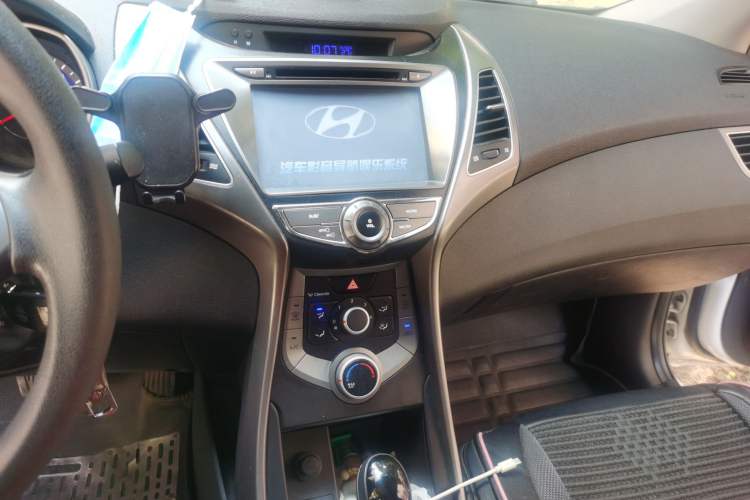 Used Hyundai Elantra (5th Generation / Langdong) 2016 1.6L Automatic Smart Version Audio And AC Panel