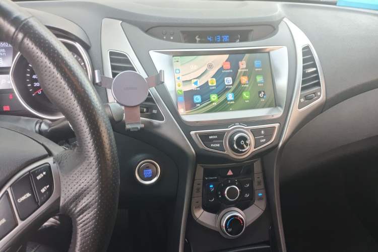 Used Hyundai Elantra (5th Generation / Langdong) 2016 1.6L Automatic Prestige Model Audio And AC Panel
