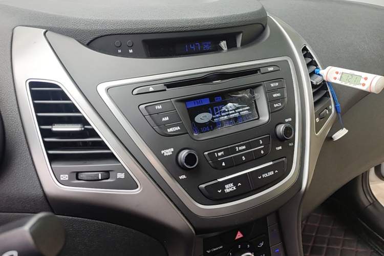 Used Hyundai Elantra (5th Generation / Langdong) 2016 1.6L Automatic Smart Version Audio And AC Panel