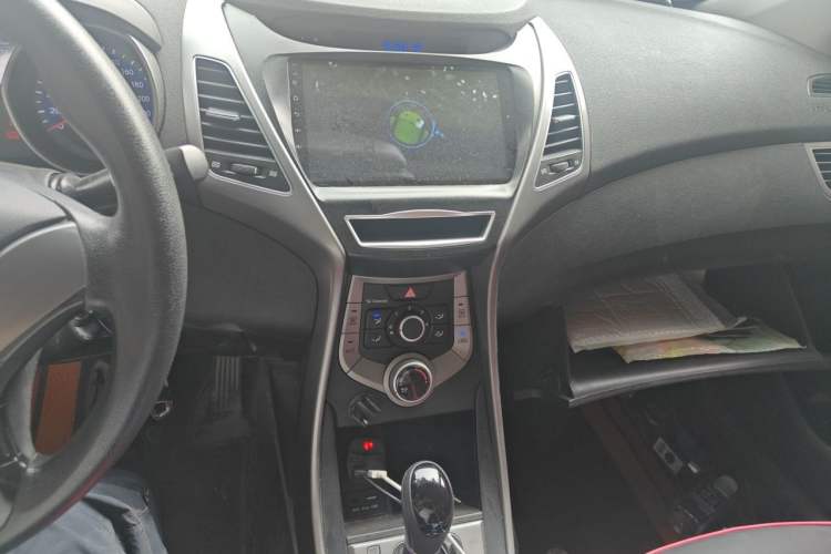 Used Hyundai Elantra (5th Generation / Langdong) 2016 1.6L Automatic Smart Version Audio And AC Panel