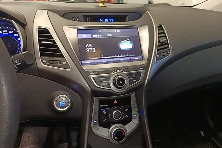 Used Hyundai Elantra (5th Generation / Langdong) 2016 1.6L Automatic Prestige Model Audio And AC Panel