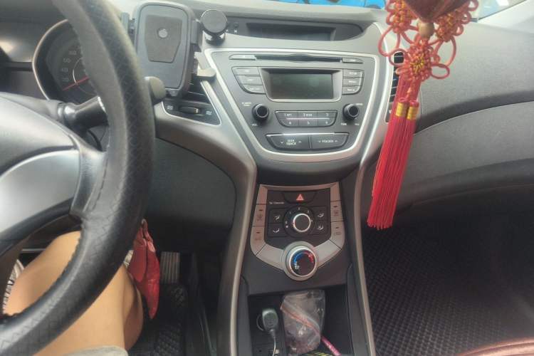 Used Hyundai Elantra (5th Generation / Langdong) 2016 1.6L Manual Fashion Edition Audio And AC Panel