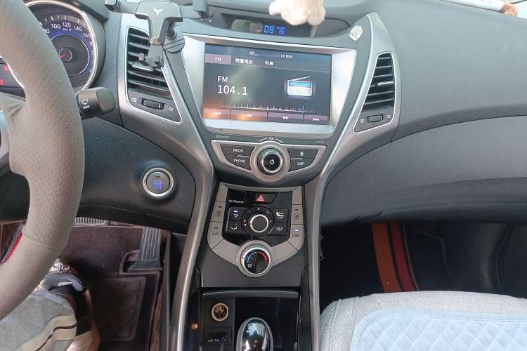 Used Hyundai Elantra (5th Generation / Langdong) 2016 1.6L Automatic Prestige Model Audio And AC Panel