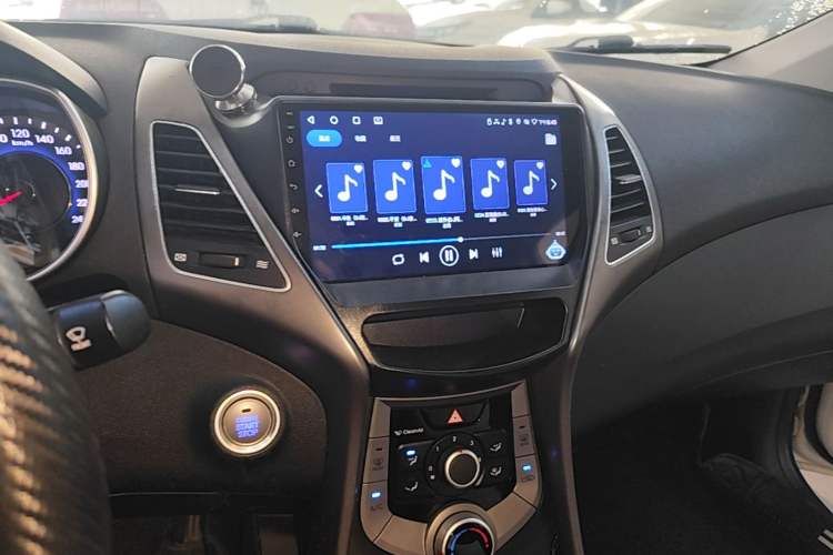 Used Hyundai Elantra (5th Generation / Langdong) 2016 1.6L Automatic Prestige Model Audio And AC Panel