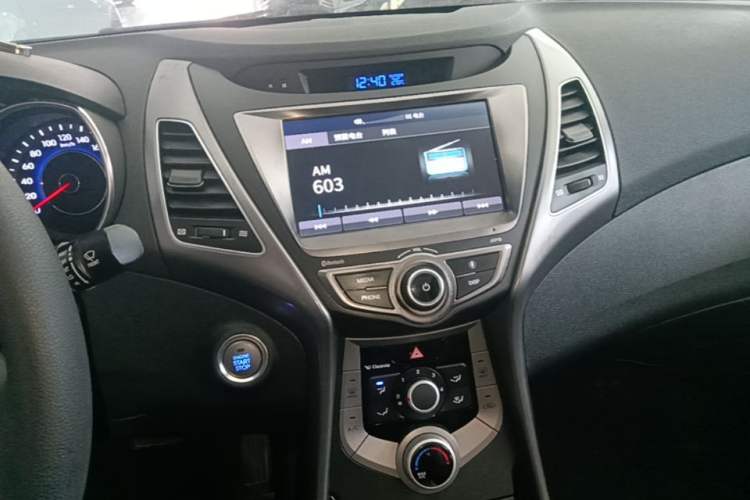 Used Hyundai Elantra (5th Generation / Langdong) 2016 1.6L Automatic Prestige Model Audio And AC Panel