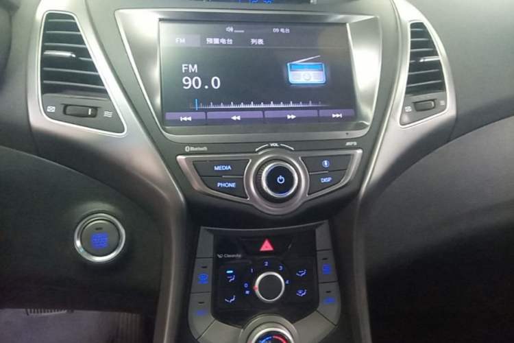 Used Hyundai Elantra (5th Generation / Langdong) 2016 1.6L Automatic Prestige Model Audio And AC Panel