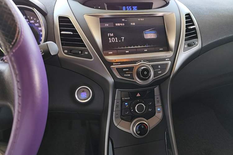 Used Hyundai Elantra (5th Generation / Langdong) 2016 1.6L Automatic Prestige Model Audio And AC Panel